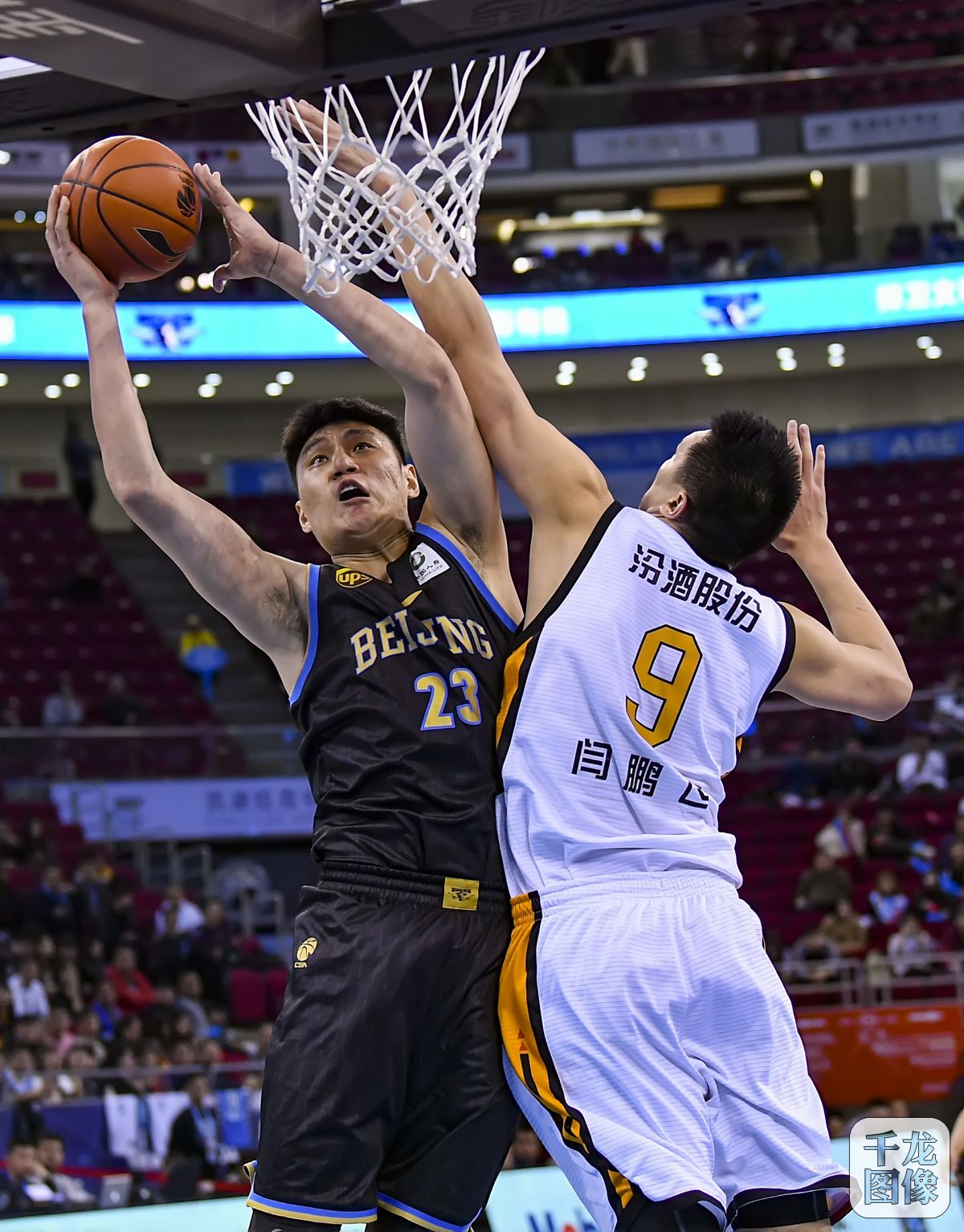 两队在攻防 两队在攻防