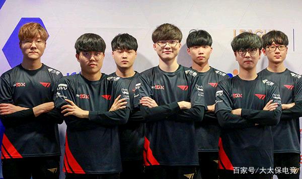 场上扮演重 场上扮演重